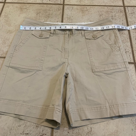 Denver Hayes Contemporary Fit Khaki Cargo Shorts - Women's Size 14 (7" Inseam) - Picture 7 of 7